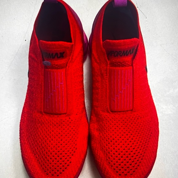 Nike Flyknit Red Sneakers - Picture 1 of 2